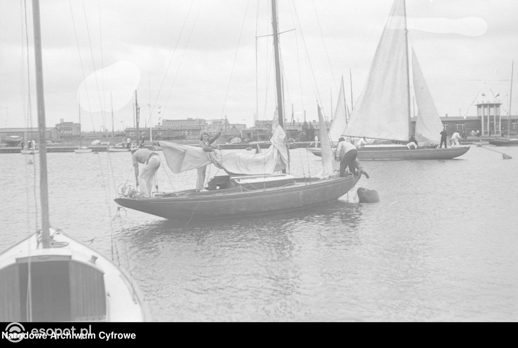 Sopot i Gdynia na archiwalnych zdjęciach! Zobacz niezwykłe kadry z lat 1948-1953 [FOTO]