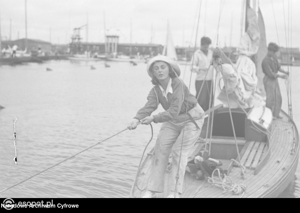 Sopot i Gdynia na archiwalnych zdjęciach! Zobacz niezwykłe kadry z lat 1948-1953 [FOTO]