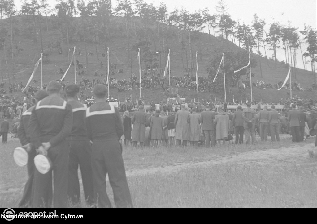 Sopot i Gdynia na archiwalnych zdjęciach! Zobacz niezwykłe kadry z lat 1948-1953 [FOTO]