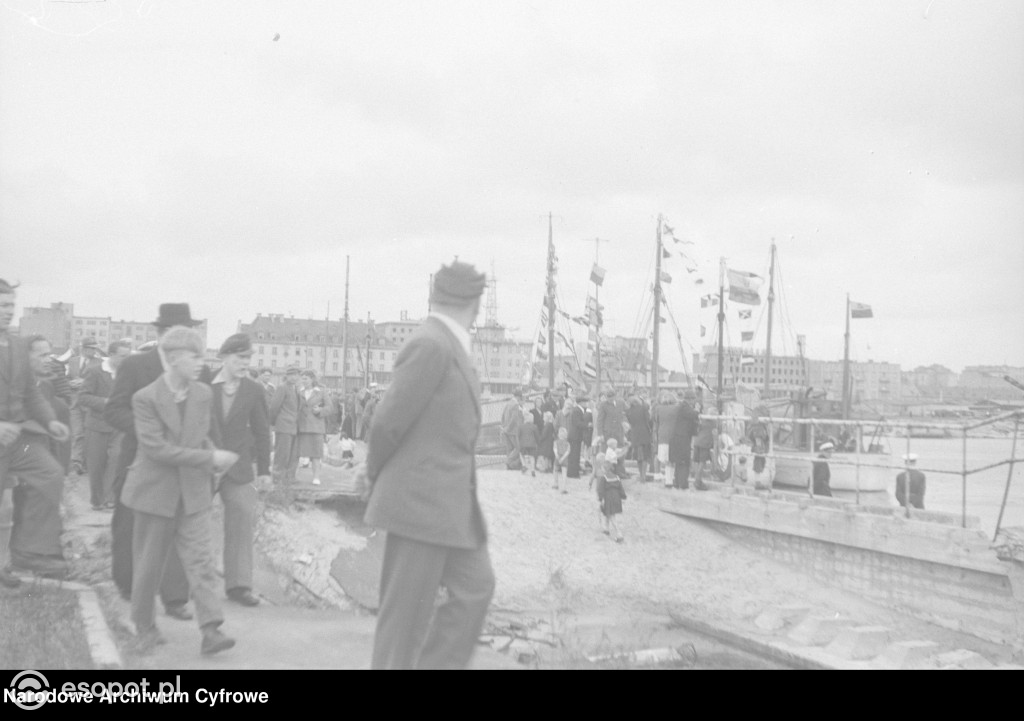 Sopot i Gdynia na archiwalnych zdjęciach! Zobacz niezwykłe kadry z lat 1948-1953 [FOTO]