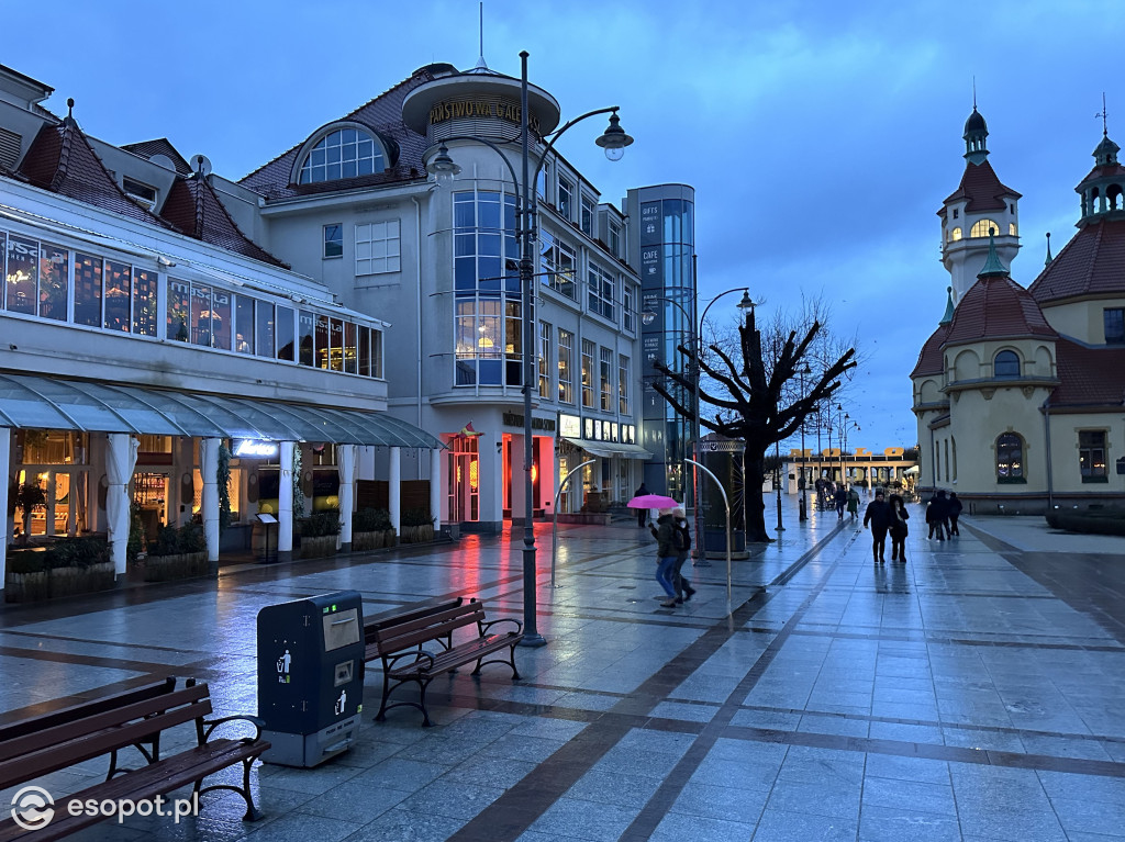 Sopot zachwyca w każdą pogodę! Deszczowy kurort na zdjęciach [FOTO]