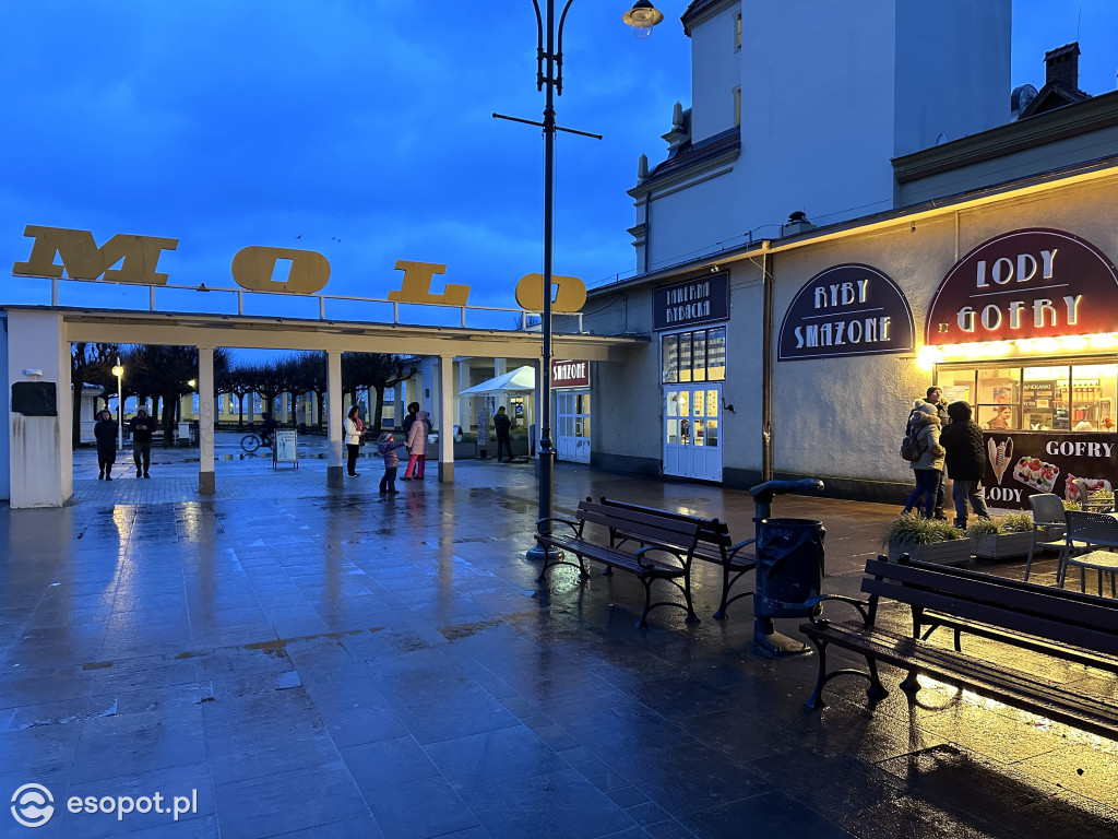 Sopot zachwyca w każdą pogodę! Deszczowy kurort na zdjęciach [FOTO]