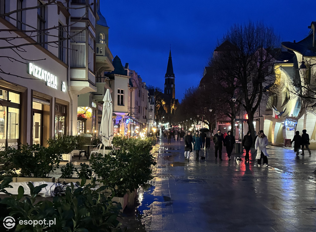 Sopot zachwyca w każdą pogodę! Deszczowy kurort na zdjęciach [FOTO]