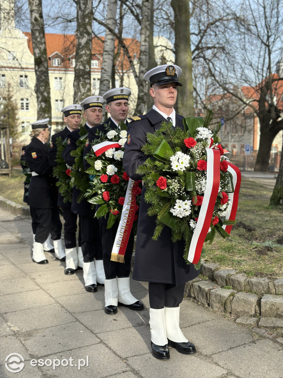 Sopot uczcił 82. rocznicę powołania AK! Złożono wieńce i wiązanki kwiatów [FOTO]