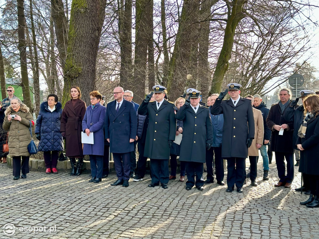 Sopot uczcił 82. rocznicę powołania AK! Złożono wieńce i wiązanki kwiatów [FOTO]