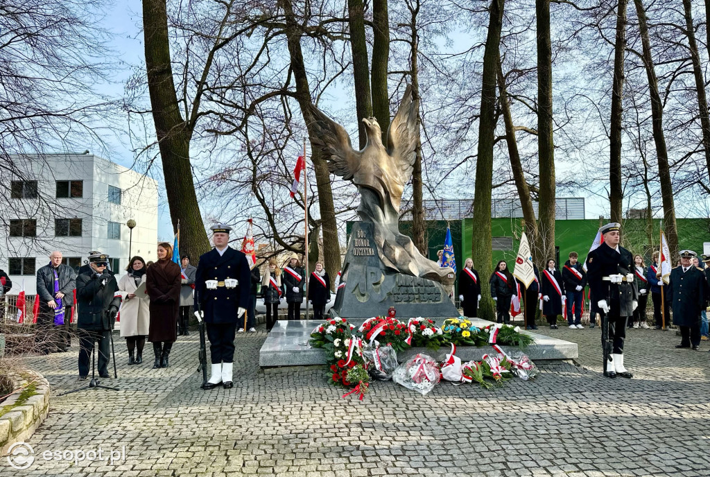 Sopot uczcił 82. rocznicę powołania AK! Złożono wieńce i wiązanki kwiatów [FOTO]