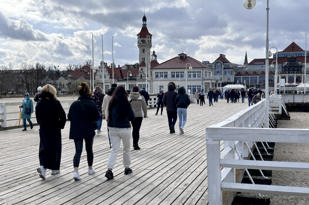 Sopot tym razem przegrał z niedzielą handlową! Spokojny kurort na zdjęciach [FOTO]