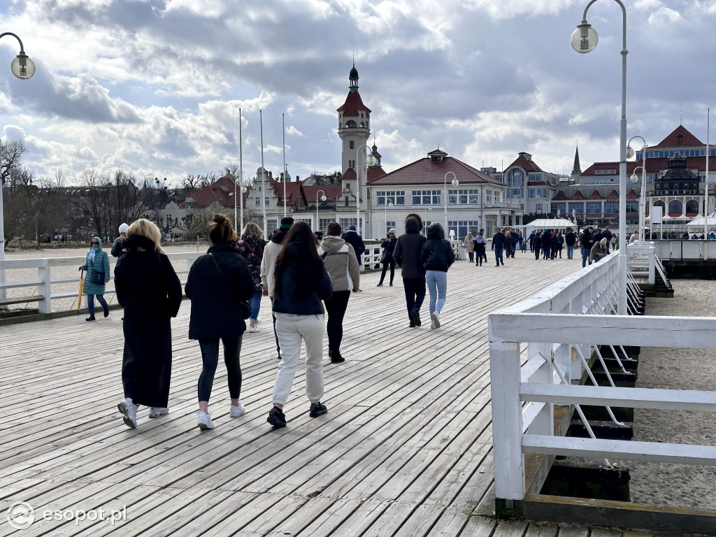 Sopot tym razem przegrał z niedzielą handlową! Spokojny kurort na zdjęciach [FOTO]