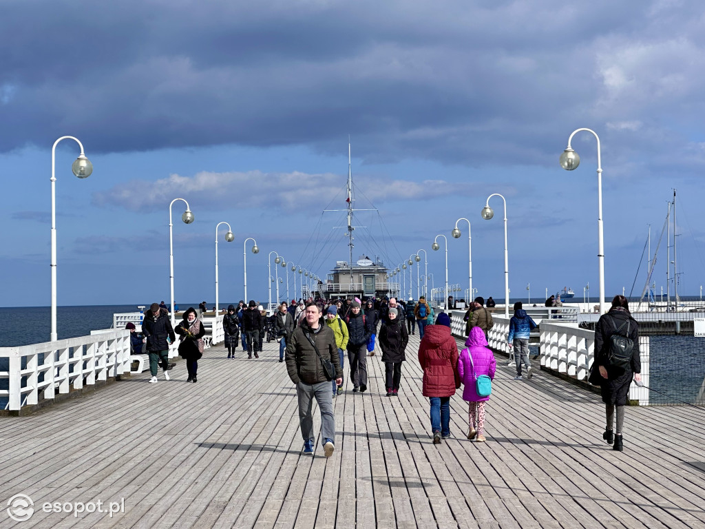 Sopot tym razem przegrał z niedzielą handlową! Spokojny kurort na zdjęciach [FOTO]