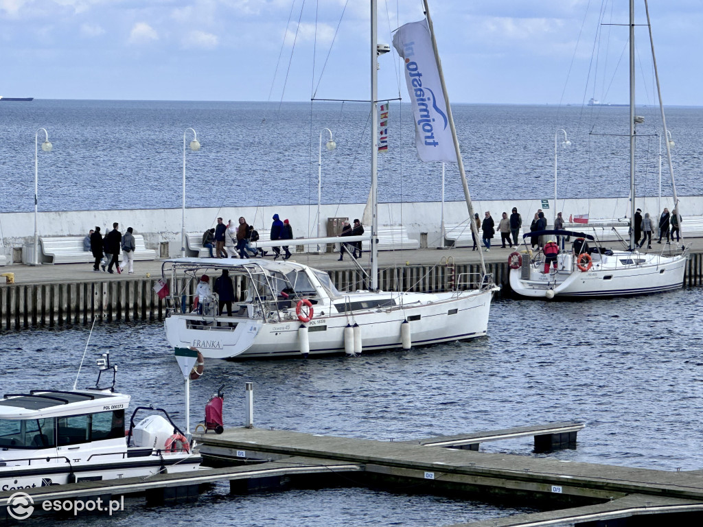 Sopot tym razem przegrał z niedzielą handlową! Spokojny kurort na zdjęciach [FOTO]