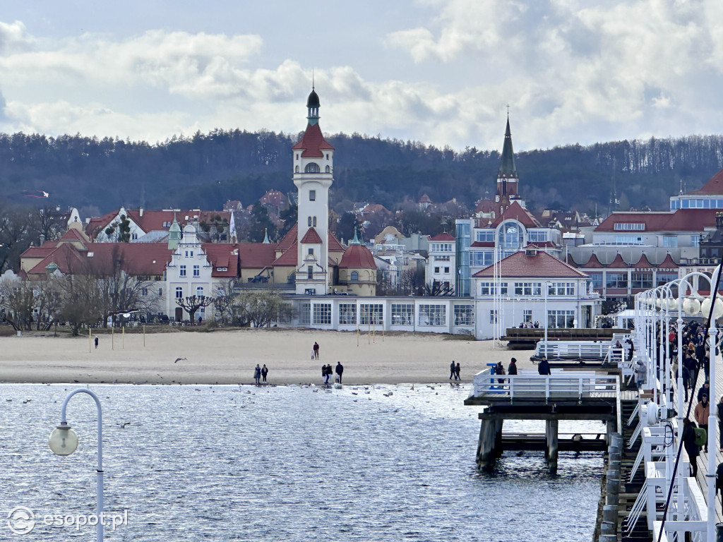 Sopot tym razem przegrał z niedzielą handlową! Spokojny kurort na zdjęciach [FOTO]