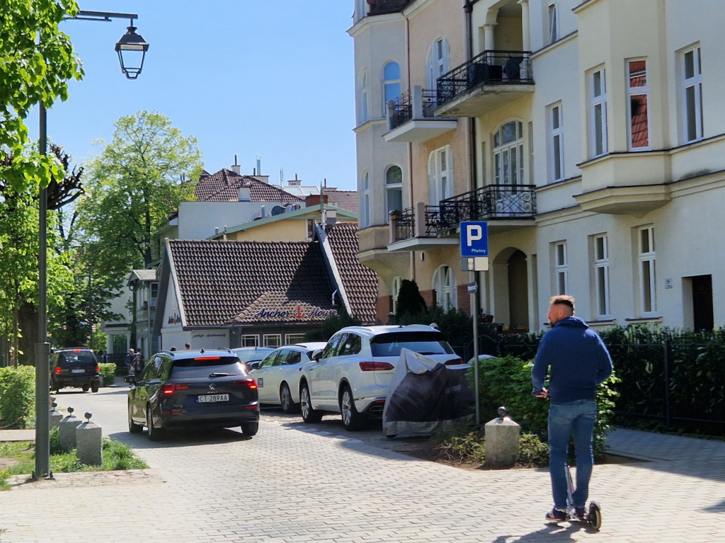 Sopocki woonerf ma już prawie dwa lata! Zobacz, jak się zmienił [FOTO]