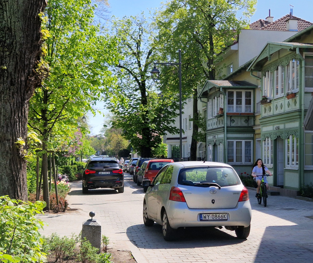 Sopocki woonerf ma już prawie dwa lata! Zobacz, jak się zmienił [FOTO]