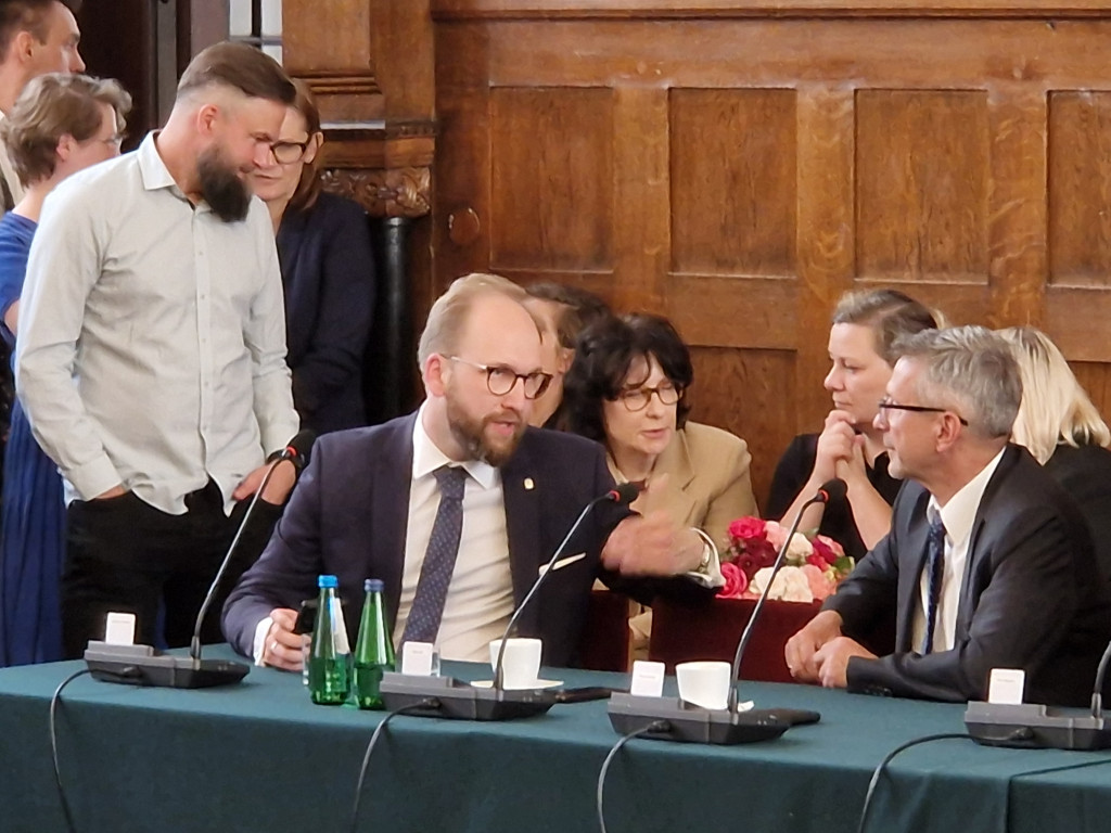 Pierwsza sesja Rady Miasta Sopotu. Zobacz, kto pokieruje miastem [FOTO]