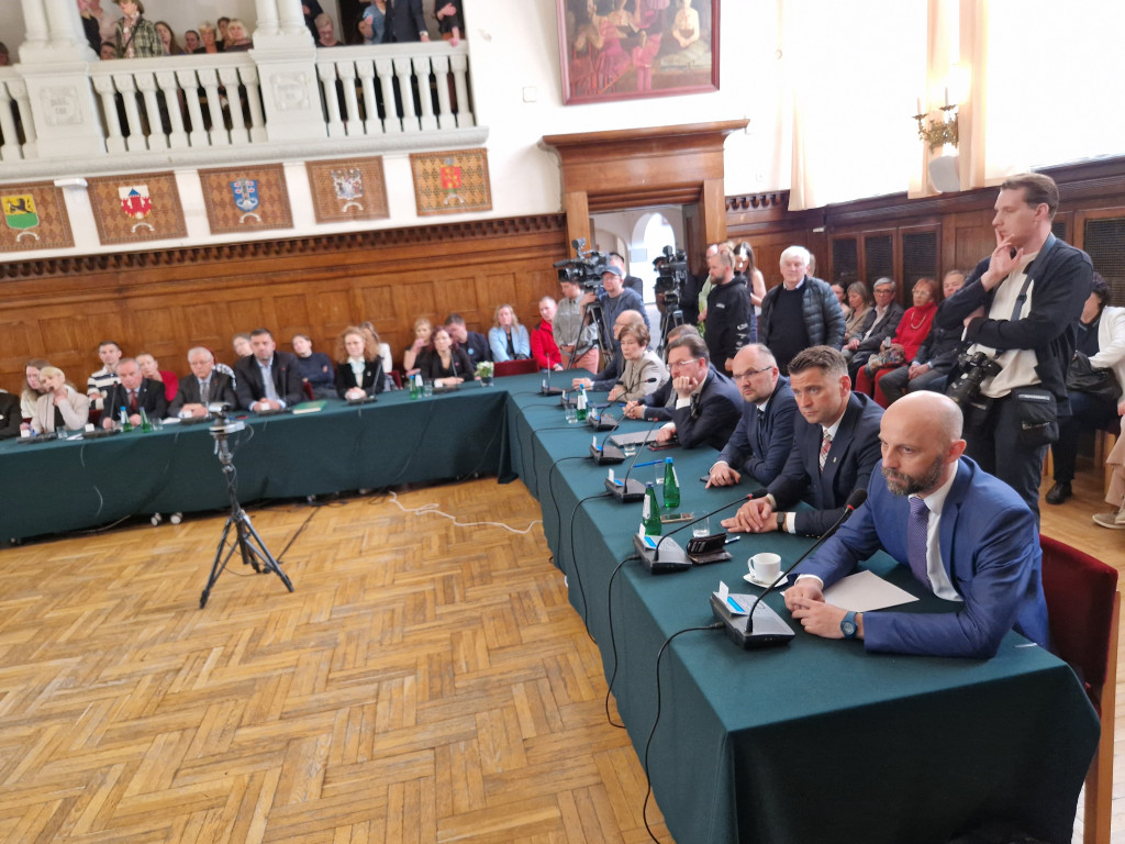 Pierwsza sesja Rady Miasta Sopotu. Zobacz, kto pokieruje miastem [FOTO]