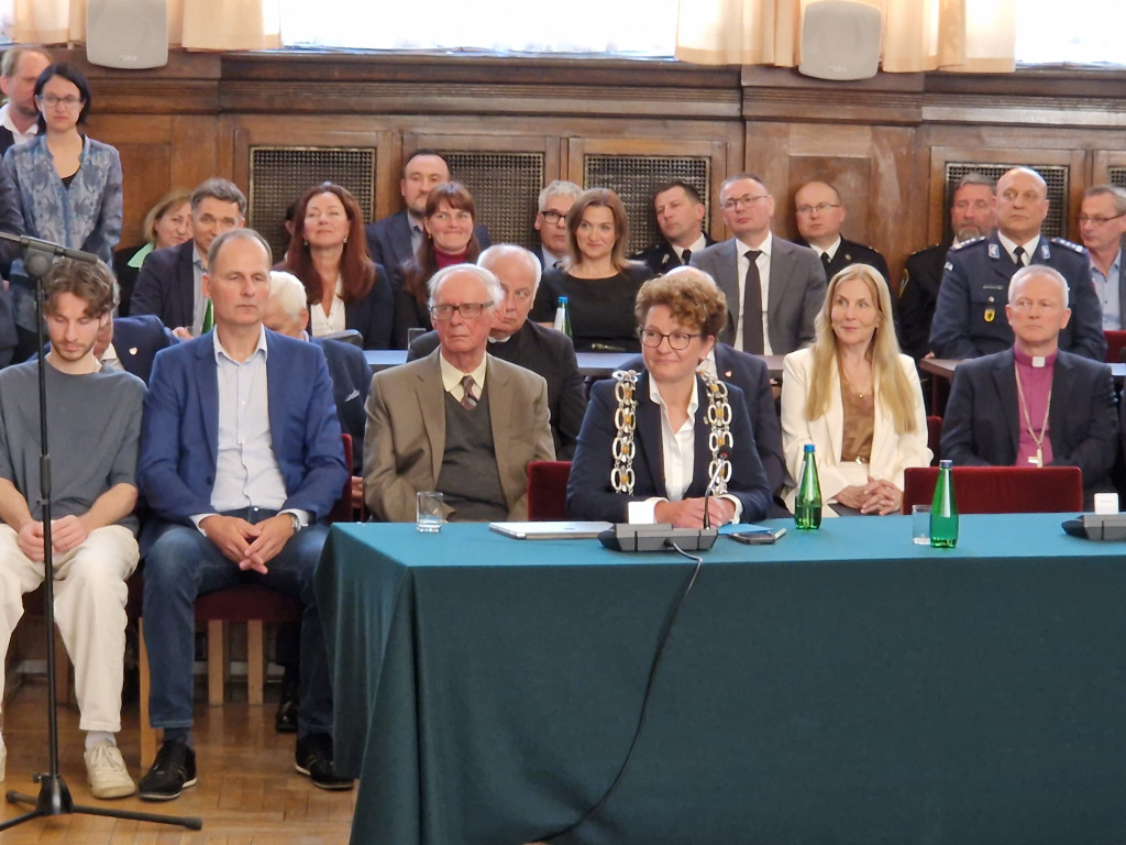 Pierwsza sesja Rady Miasta Sopotu. Zobacz, kto pokieruje miastem [FOTO]