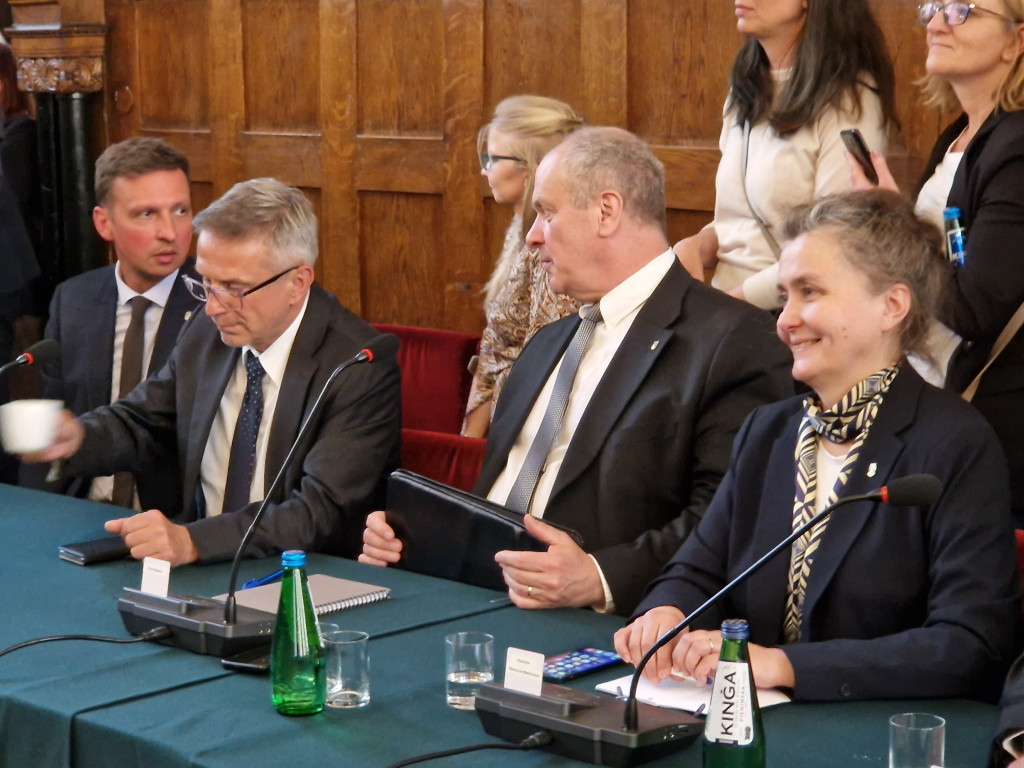 Pierwsza sesja Rady Miasta Sopotu. Zobacz, kto pokieruje miastem [FOTO]