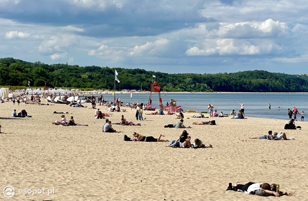 Tłumy turystów w Sopocie! Pełnia życia w pierwszy weekend lipca