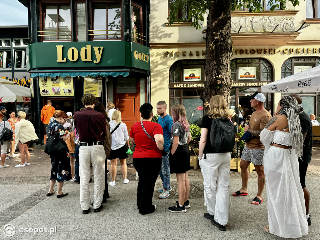 Morze ludzi w Sopocie! Trudno wcisnąć choćby palec