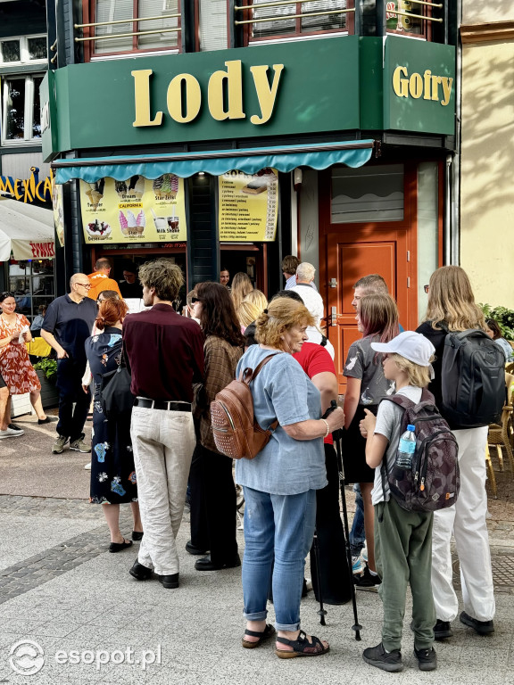 Morze ludzi w Sopocie! Trudno wcisnąć choćby palec