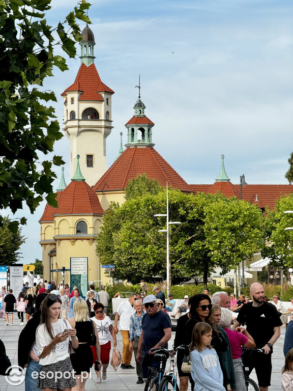 Morze ludzi w Sopocie! Trudno wcisnąć choćby palec