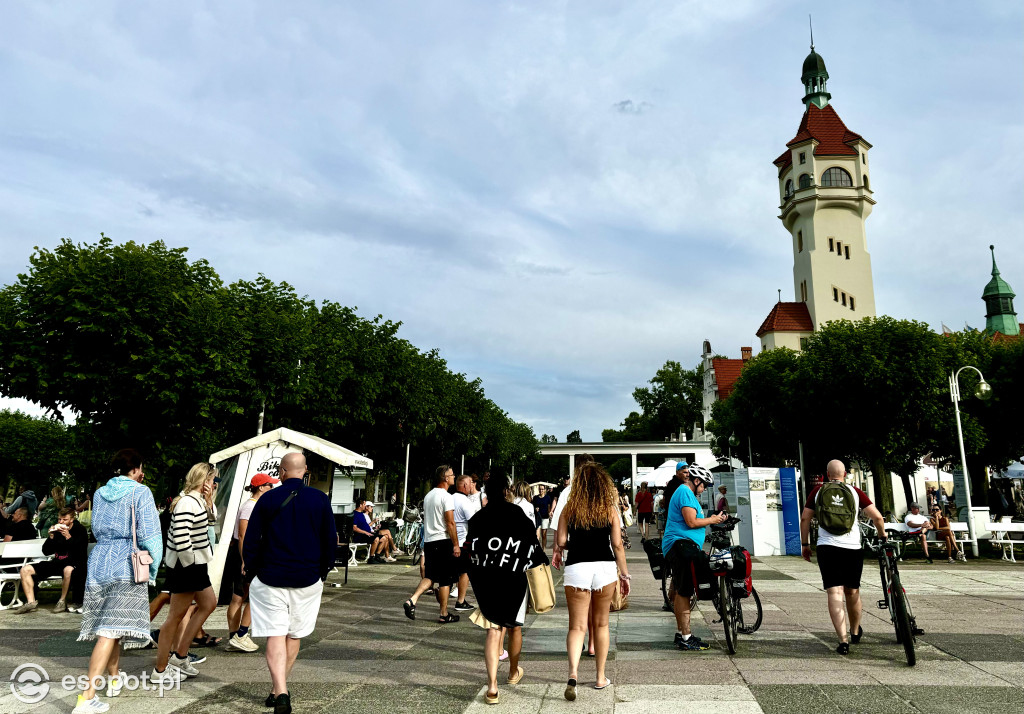 Morze ludzi w Sopocie! Trudno wcisnąć choćby palec