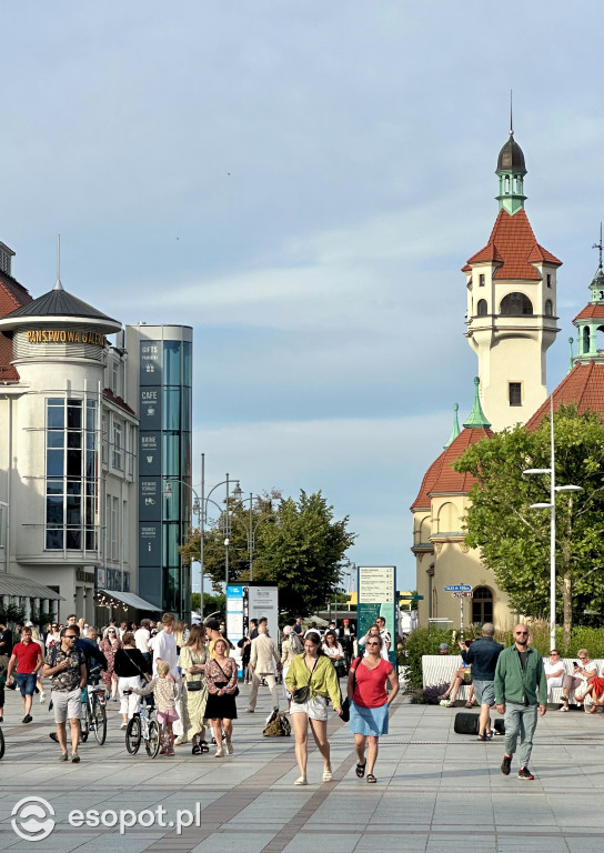 Morze ludzi w Sopocie! Trudno wcisnąć choćby palec