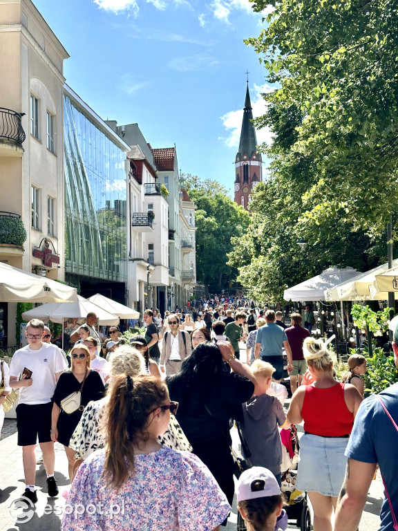 Sopot tętni życiem. Słoneczny czwartek w kurorcie