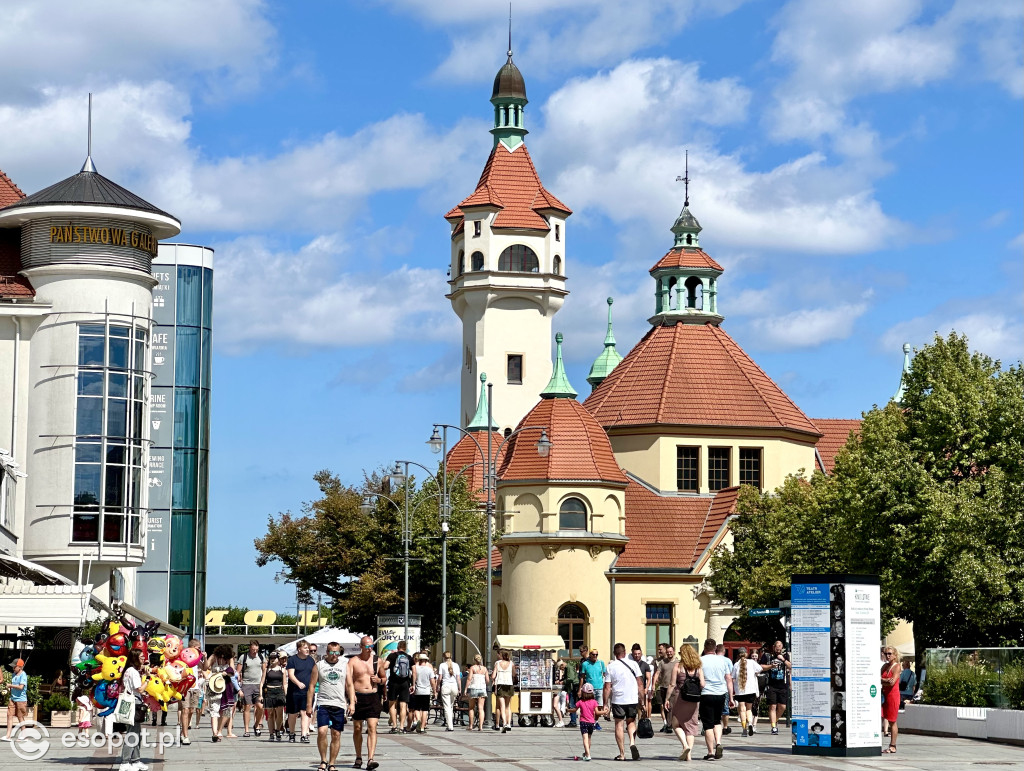 Sopot tętni życiem. Słoneczny czwartek w kurorcie