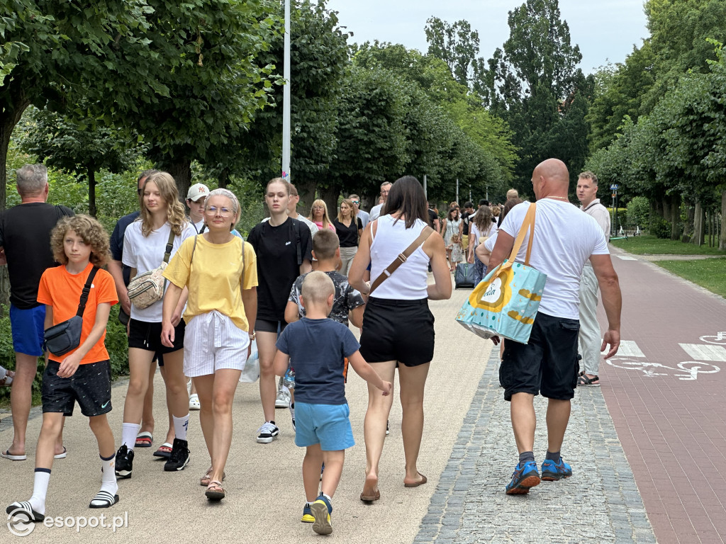 Pochmurnie, ale tłumnie! Tak wyglądał ostatni weekend lipca w Sopocie