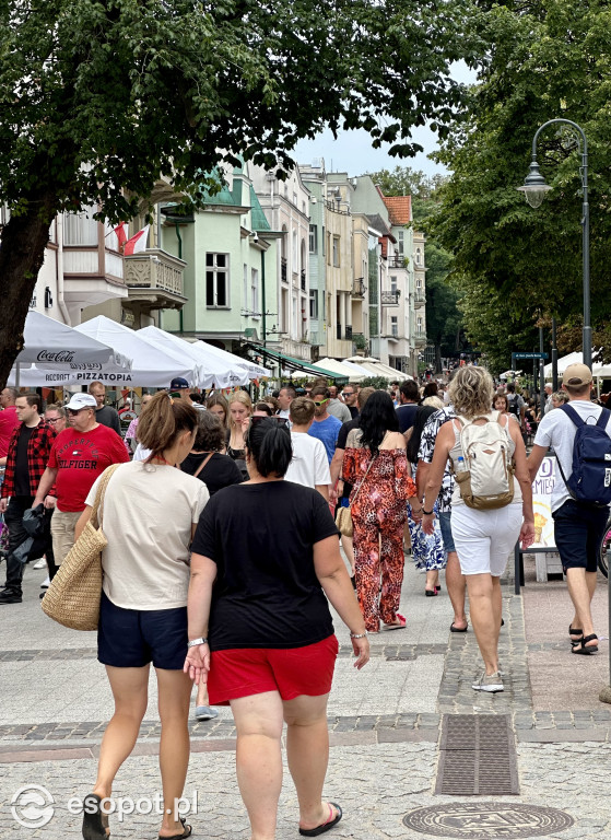 Pochmurnie, ale tłumnie! Tak wyglądał ostatni weekend lipca w Sopocie