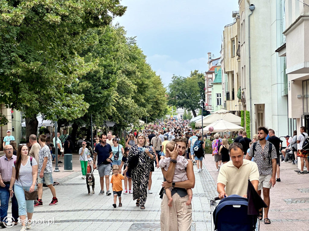 Pochmurnie, ale tłumnie! Tak wyglądał ostatni weekend lipca w Sopocie