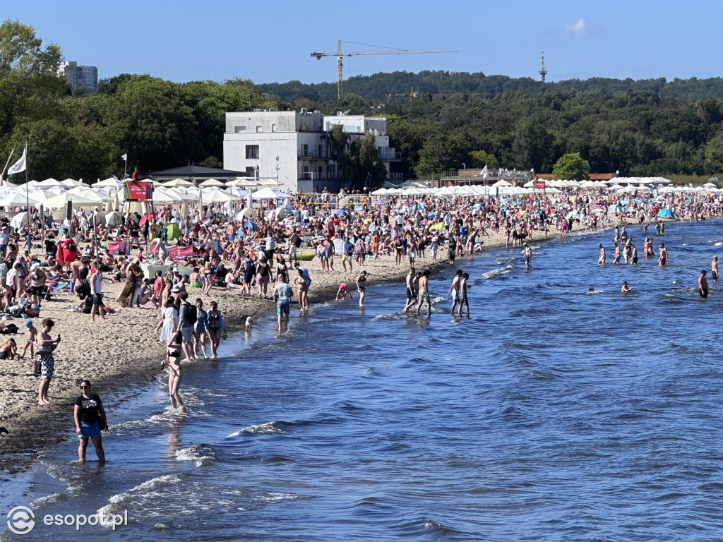 Czasem słonecznie, czasem pochmurnie! Sopockie tłumy w ostatnie dni wakacji