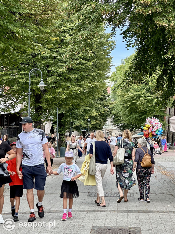 Czasem słonecznie, czasem pochmurnie! Sopockie tłumy w ostatnie dni wakacji