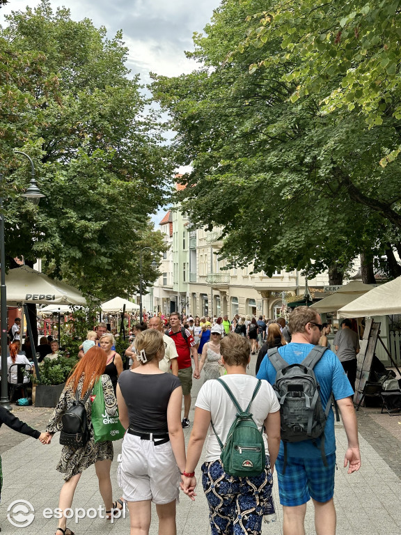 Czasem słonecznie, czasem pochmurnie! Sopockie tłumy w ostatnie dni wakacji