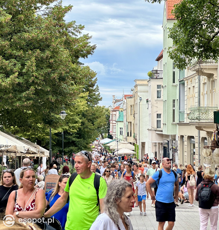 Czasem słonecznie, czasem pochmurnie! Sopockie tłumy w ostatnie dni wakacji