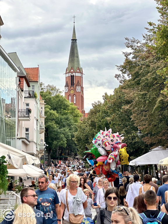 Czasem słonecznie, czasem pochmurnie! Sopockie tłumy w ostatnie dni wakacji