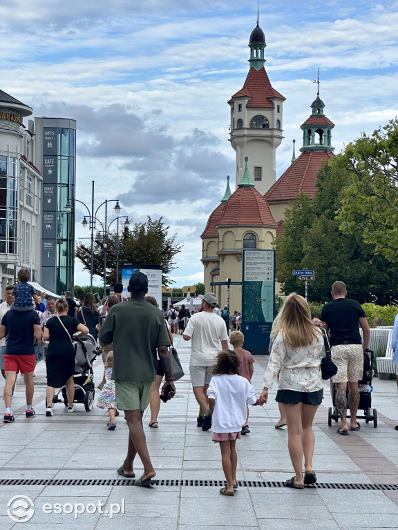 Czasem słonecznie, czasem pochmurnie! Sopockie tłumy w ostatnie dni wakacji