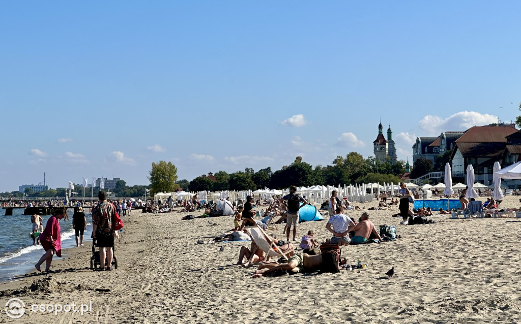 Piękne słońce i tłumy na zdjęciach! Tak wyglądał ostatni dzień wakacji w Sopocie [FOTO]