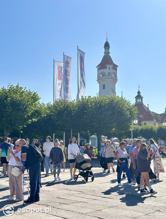 Piękne słońce i tłumy na zdjęciach! Tak wyglądał ostatni dzień wakacji w Sopocie [FOTO]