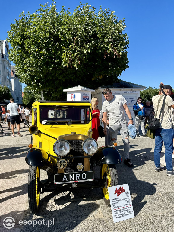 Święto motoryzacji w Sopocie! Zobacz na zdjęciach zabytkowe auta przy molo [FOTO]