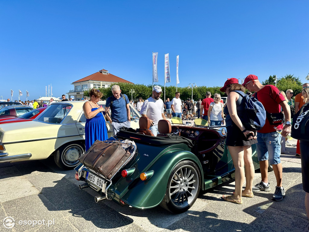 Święto motoryzacji w Sopocie! Zobacz na zdjęciach zabytkowe auta przy molo [FOTO]