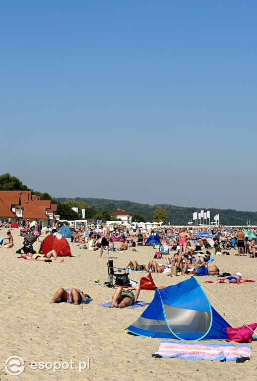 Plaża w Sopocie pękała w szwach! Zobacz wrześniowe tłumy na zdjęciach! [FOTO]