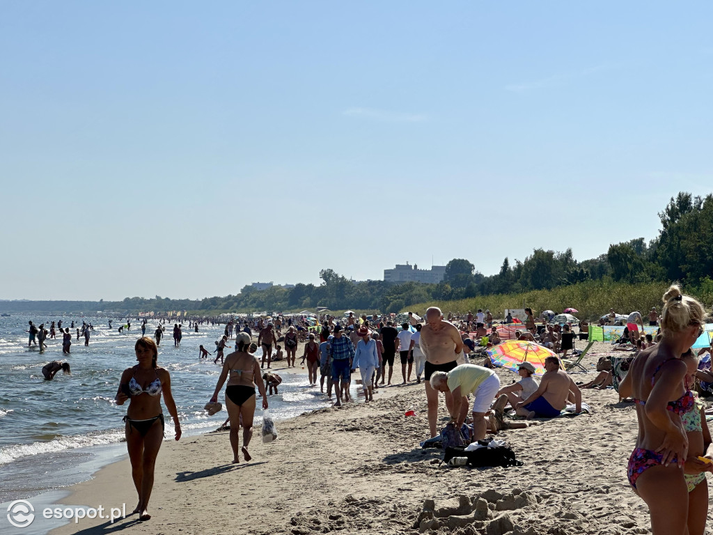 Plaża w Sopocie pękała w szwach! Zobacz wrześniowe tłumy na zdjęciach! [FOTO]