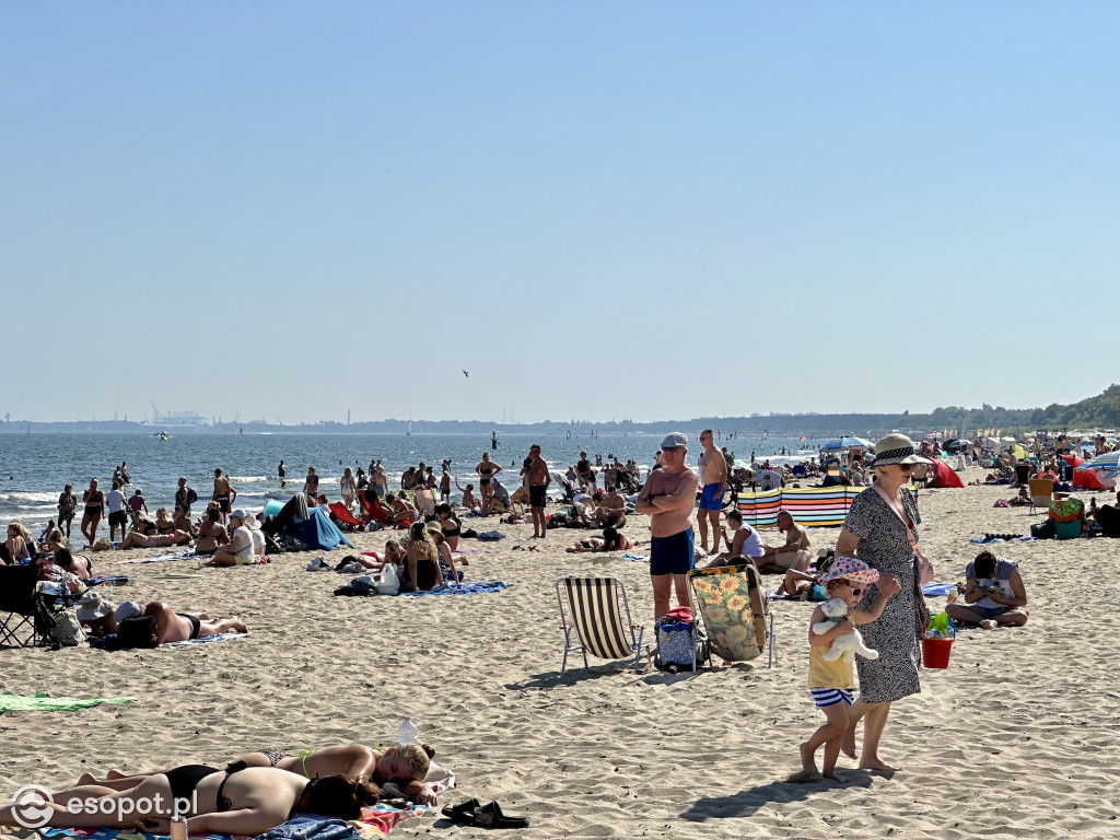 Plaża w Sopocie pękała w szwach! Zobacz wrześniowe tłumy na zdjęciach! [FOTO]