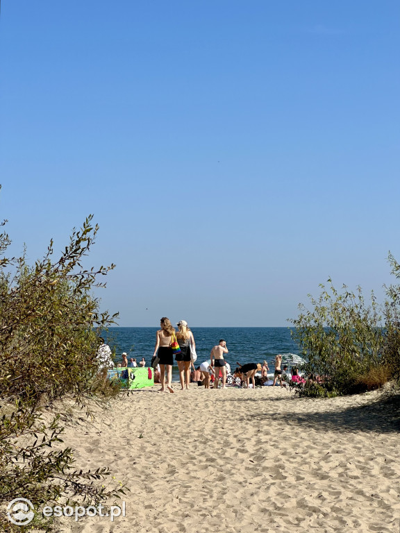 Plaża w Sopocie pękała w szwach! Zobacz wrześniowe tłumy na zdjęciach! [FOTO]