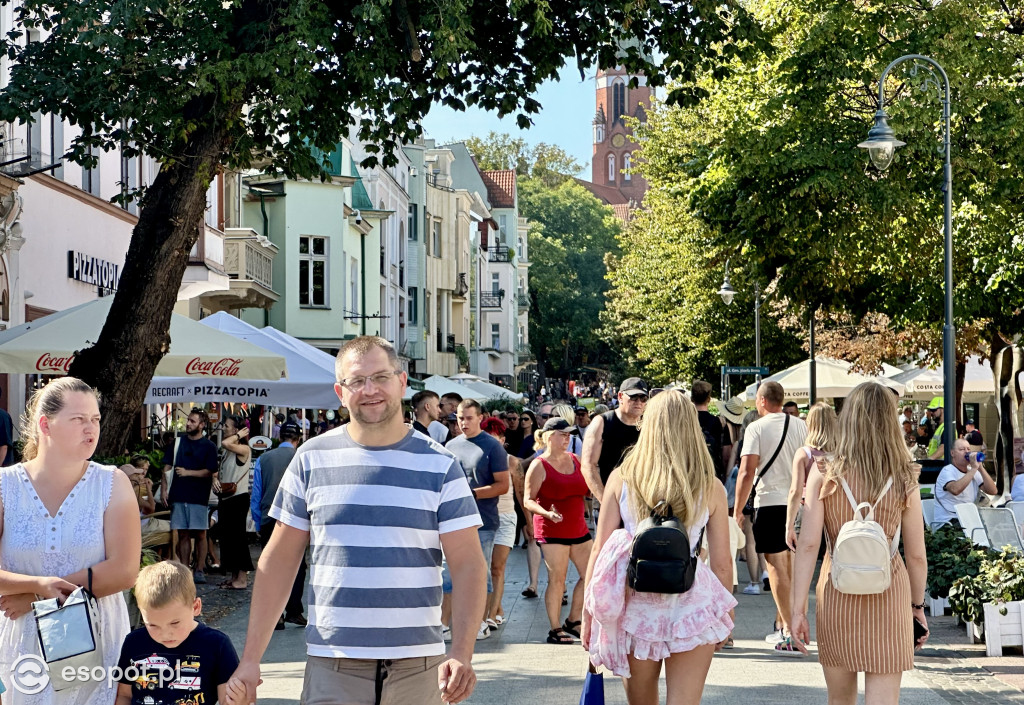 Wyjątkowy Sopot na zdjęciach! Turyści opanowują kurort nawet po wakacjach [FOTO]