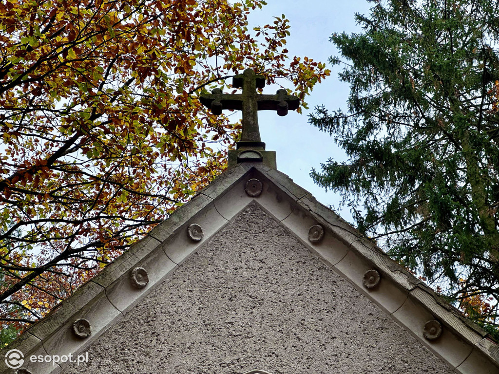 Odkrywamy wnętrza grobowca Herbstów w Sopocie! Co skrywa tajemnicza kaplica? [FOTO]