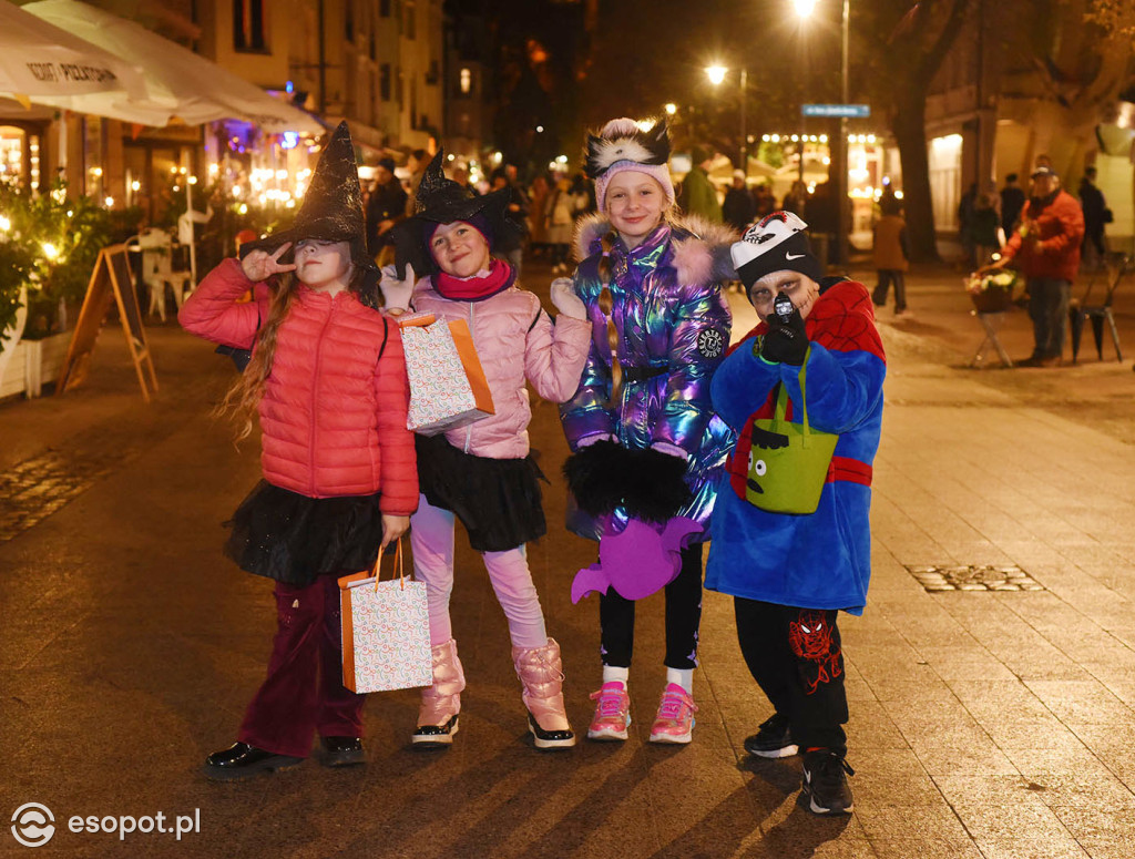 Sopot opanowały czarownice, stwory i bohaterowie wszelkiej maści! Halloween w kurorcie [FOTO]