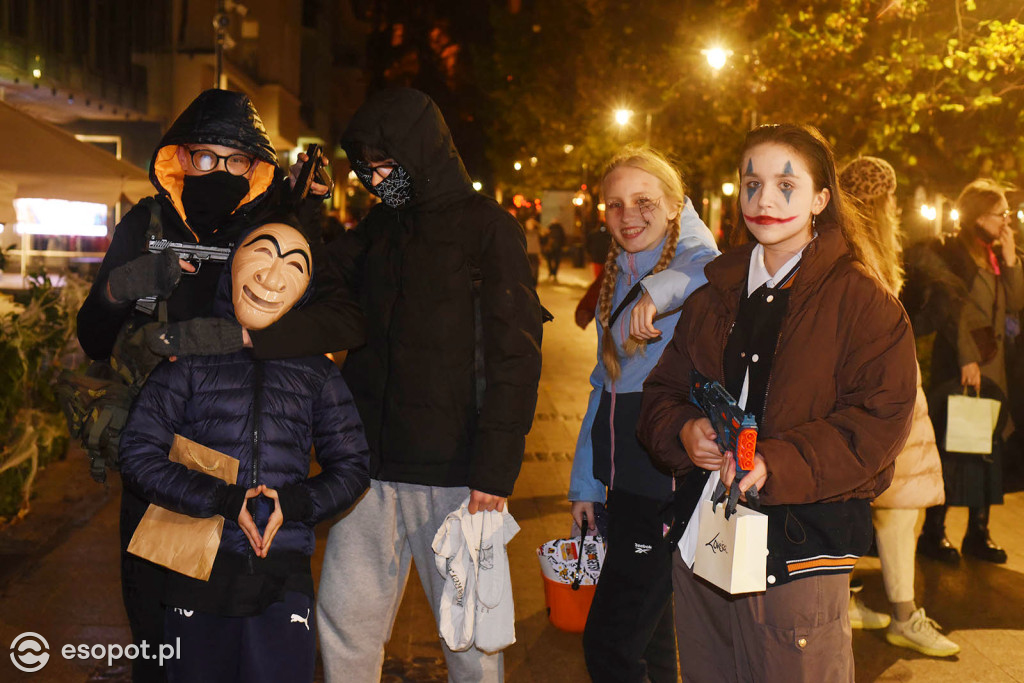 Sopot opanowały czarownice, stwory i bohaterowie wszelkiej maści! Halloween w kurorcie [FOTO]